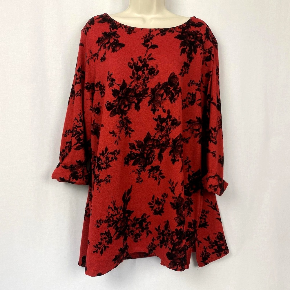 Kim Rogers Tunic Top 1X Red Black Moody Floral 3/4 Sleeve Soft Knit Dark Romance